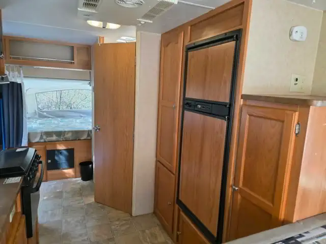 2008 R-Vision Trail Cruiser Hybrid trailer - Photo 8