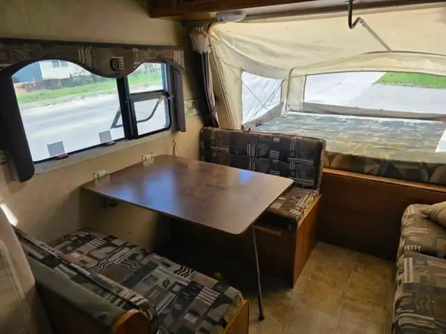 2008 R-Vision Trail Cruiser Hybrid trailer - Photo 9