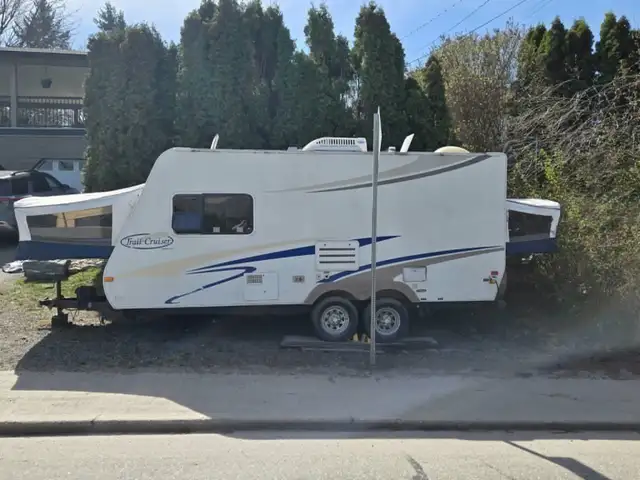 2008 R-Vision Trail Cruiser Hybrid trailer - Photo 10