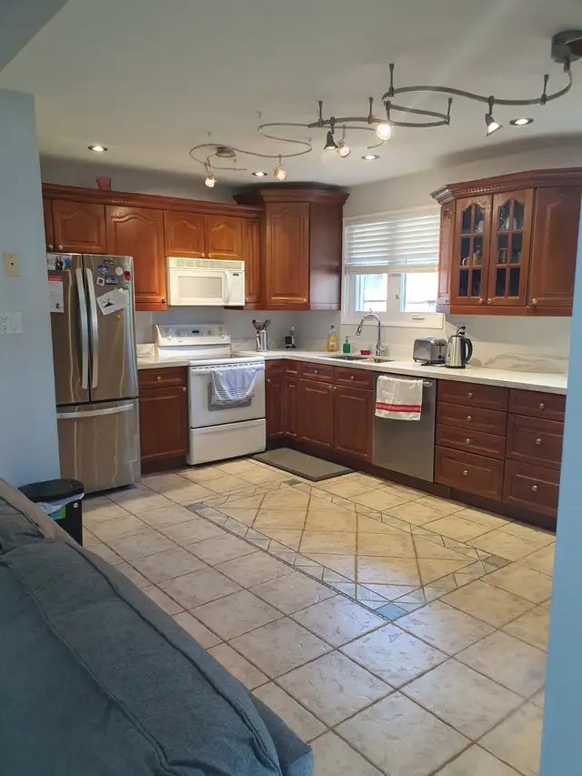 Stunning Room for Rent - Photo 4