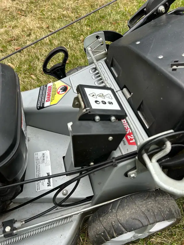 Masport 21"Self propelled walk behind mower - Photo 5