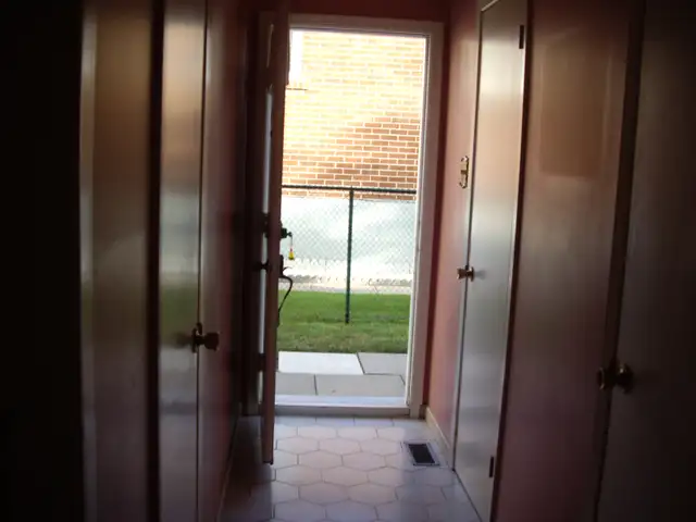 CLEAN, SPACIOUS Furnished Room, All utilities, WIF inc, GROUND F - Photo 8