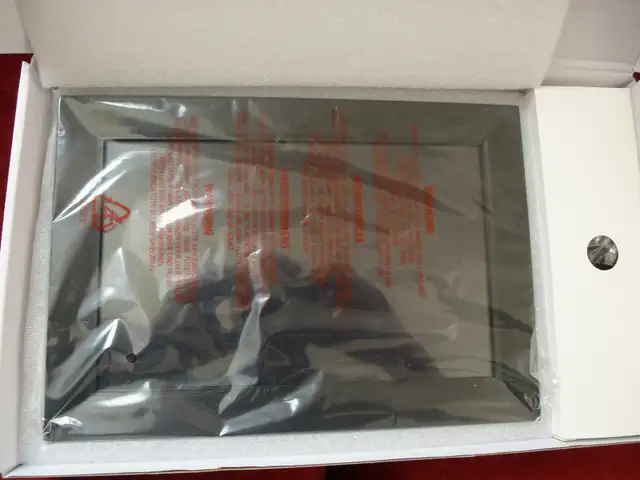 10.1 Inch Digital Picture Frame - Photo 2