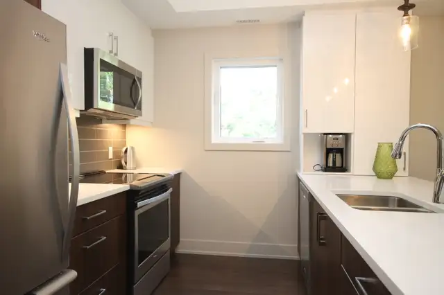 Westboro top floor unit with garage parking! - Photo 2