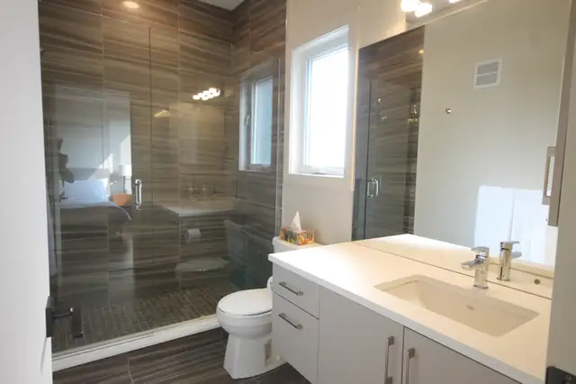 Westboro top floor unit with garage parking! - Photo 9