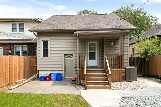 Student Rooms for Rent Near University of Windsor - Photo 11