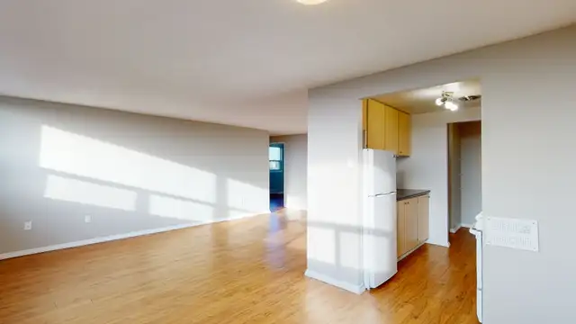 September 1st, 2 Bed 1 Bath, Close to Carleton U - All-inclusive