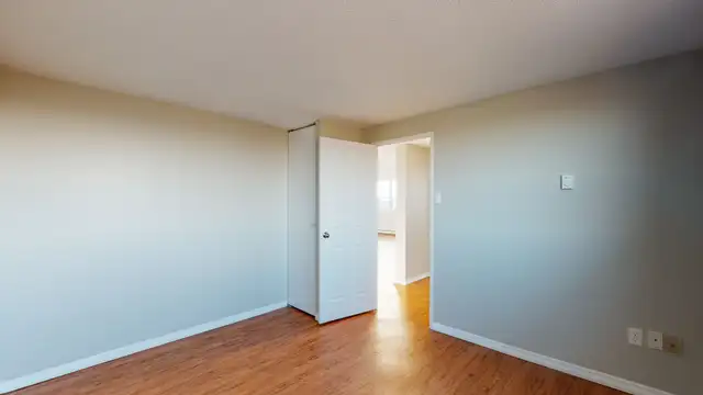 September 1st, 2 Bed 1 Bath, Close to Carleton U - All-inclusive - Photo 6