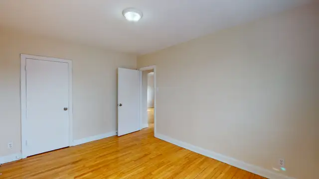 Bright 2 Bedroom Near University of Ottawa | Heat & Water Includ - Photo 4