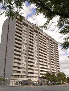 Downtown Ottawa Bachelor Alcove – $1,349 – Available June 1st