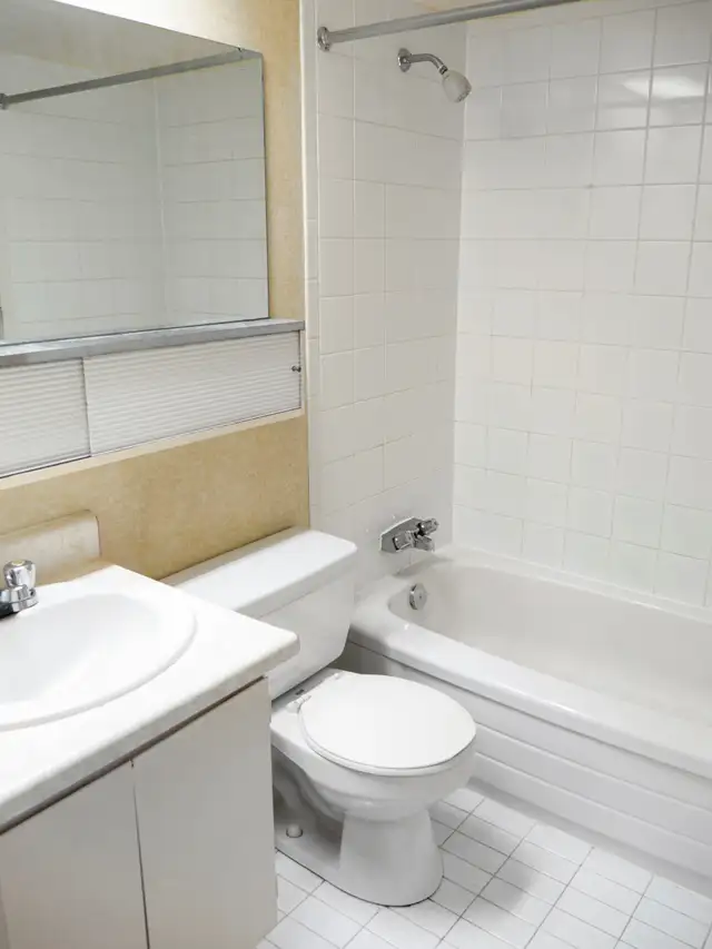 Downtown Ottawa Bachelor Alcove – $1,349 – Available June 1st - Photo 7