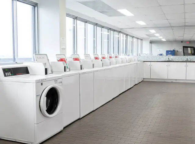 Downtown Ottawa Bachelor Alcove – $1,349 – Available June 1st - Photo 8