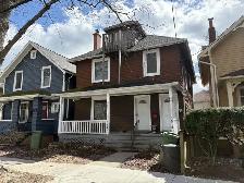 26-040 Spacious and bright flat near Quinpool Road