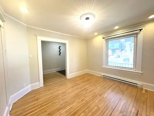 26-040 Spacious and bright flat near Quinpool Road - Photo 4