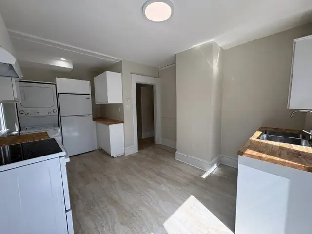 26-040 Spacious and bright flat near Quinpool Road - Photo 10