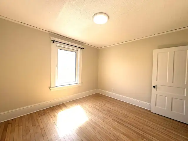 26-040 Spacious and bright flat near Quinpool Road - Photo 14