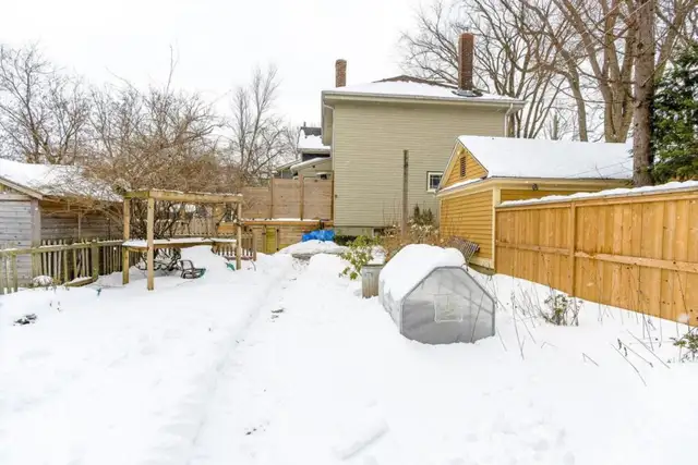 26-040 Spacious and bright flat near Quinpool Road - Photo 18