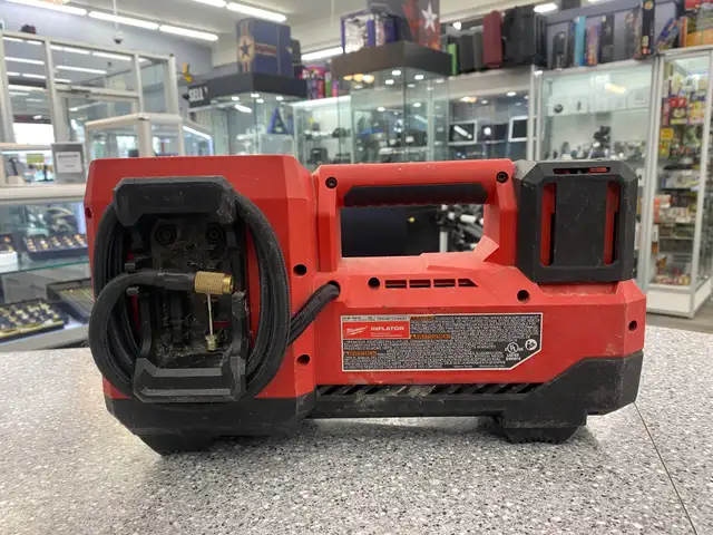 Milwaukee 2848 Cordless Inflator - Photo 2