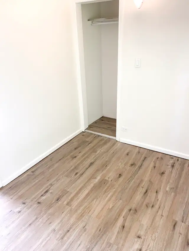 Charming 3 Bed, 1 Bath Main Floor Unit - Photo 13