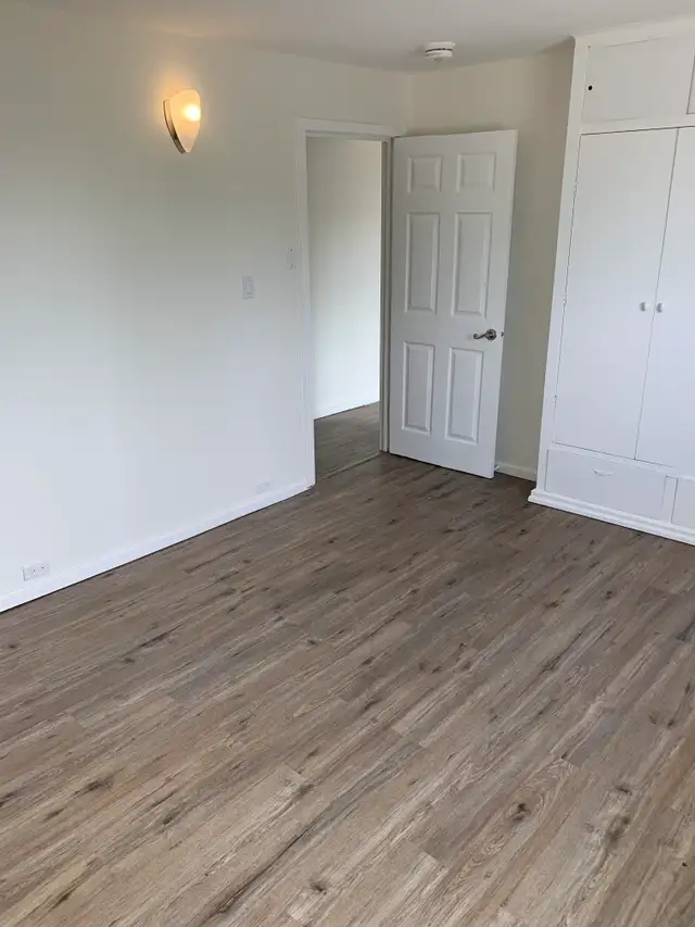 Charming 3 Bed, 1 Bath Main Floor Unit - Photo 15