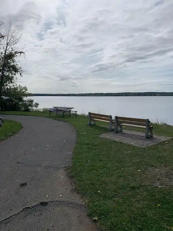 Charming 3 Bed, 1 Bath Main Floor Unit - Photo 21