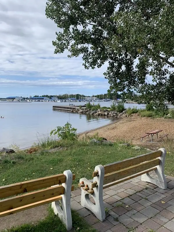 Charming 3 Bed, 1 Bath Main Floor Unit - Photo 22