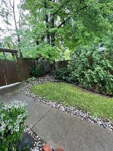 Beautiful One bedroom plus Den in a prestigious neighbourhood - Photo 2