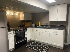 Beautiful One bedroom plus Den in a prestigious neighbourhood - Photo 3