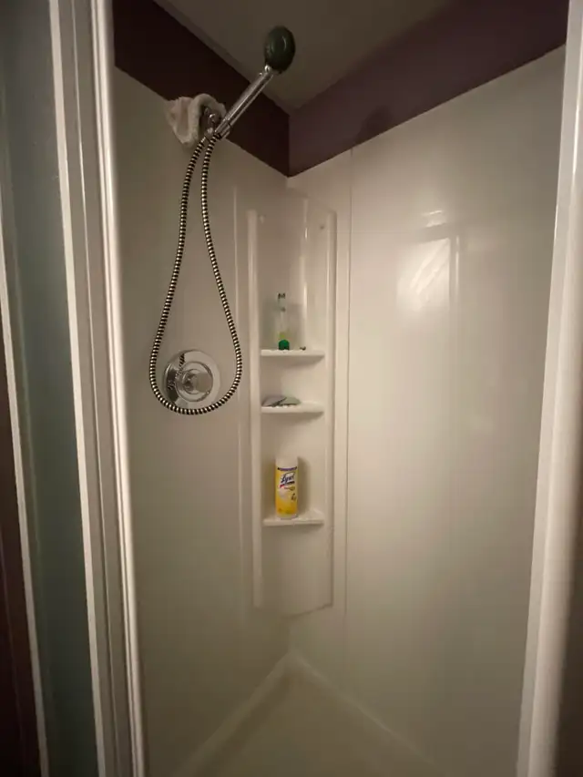 Beautiful One bedroom plus Den in a prestigious neighbourhood - Photo 6