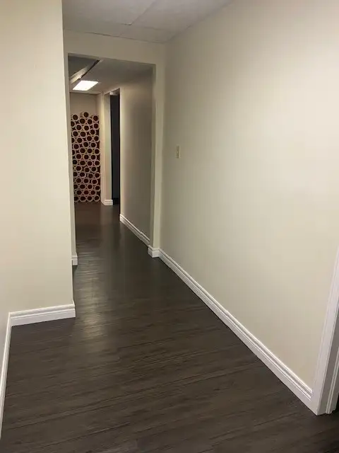 Beautiful One bedroom plus Den in a prestigious neighbourhood - Photo 8