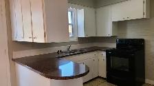 Beautiful, Clean North End 2 Bedroom Townhouse - Photo 3