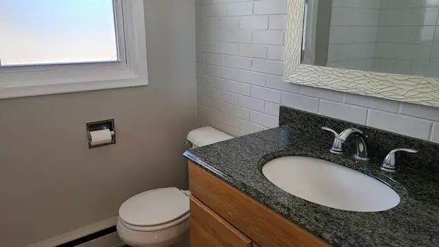 Beautiful, Clean North End 2 Bedroom Townhouse - Photo 9