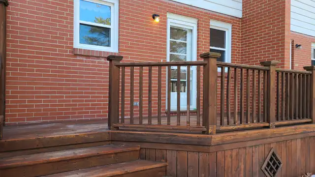 Beautiful, Clean North End 2 Bedroom Townhouse - Photo 11