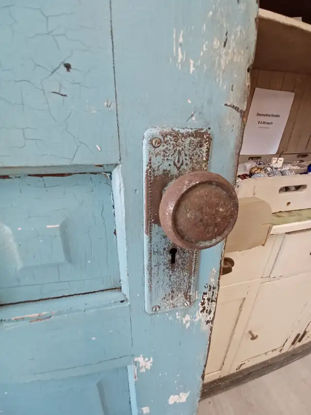 Antique Entry Door - Photo 6