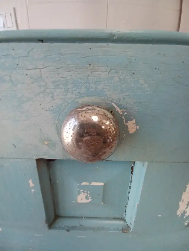 Antique Entry Door - Photo 7