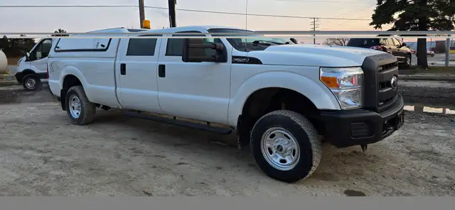 2012 Ford Super Duty F-250 SRW 4x4 - 4 Door - 8FT Box - Tow Pack