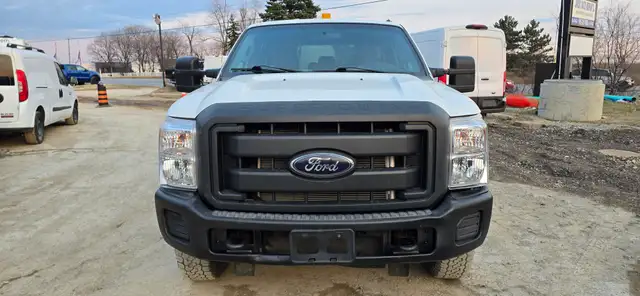 2012 Ford Super Duty F-250 SRW 4x4 - 4 Door - 8FT Box - Tow Pack - Photo 2