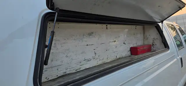 2012 Ford Super Duty F-250 SRW 4x4 - 4 Door - 8FT Box - Tow Pack - Photo 11