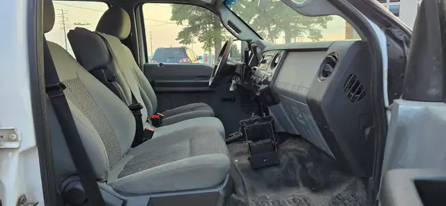 2012 Ford Super Duty F-250 SRW 4x4 - 4 Door - 8FT Box - Tow Pack - Photo 15