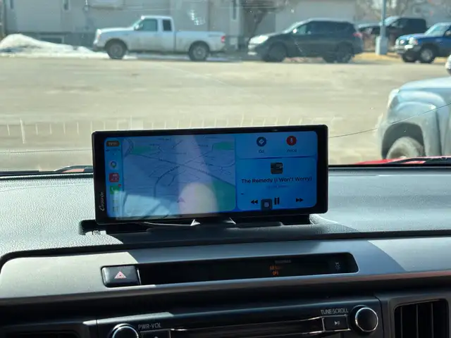 2016 Toyota RAV4 LE AWD | ~123k km | 2 tire/wheel sets | CarPlay - Photo 7