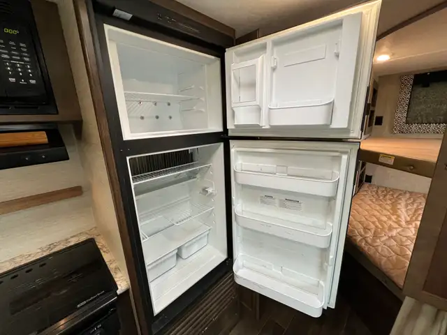 Keystone Bullet 247BHSWE Family-Friendly Trailer Great Price - Photo 8