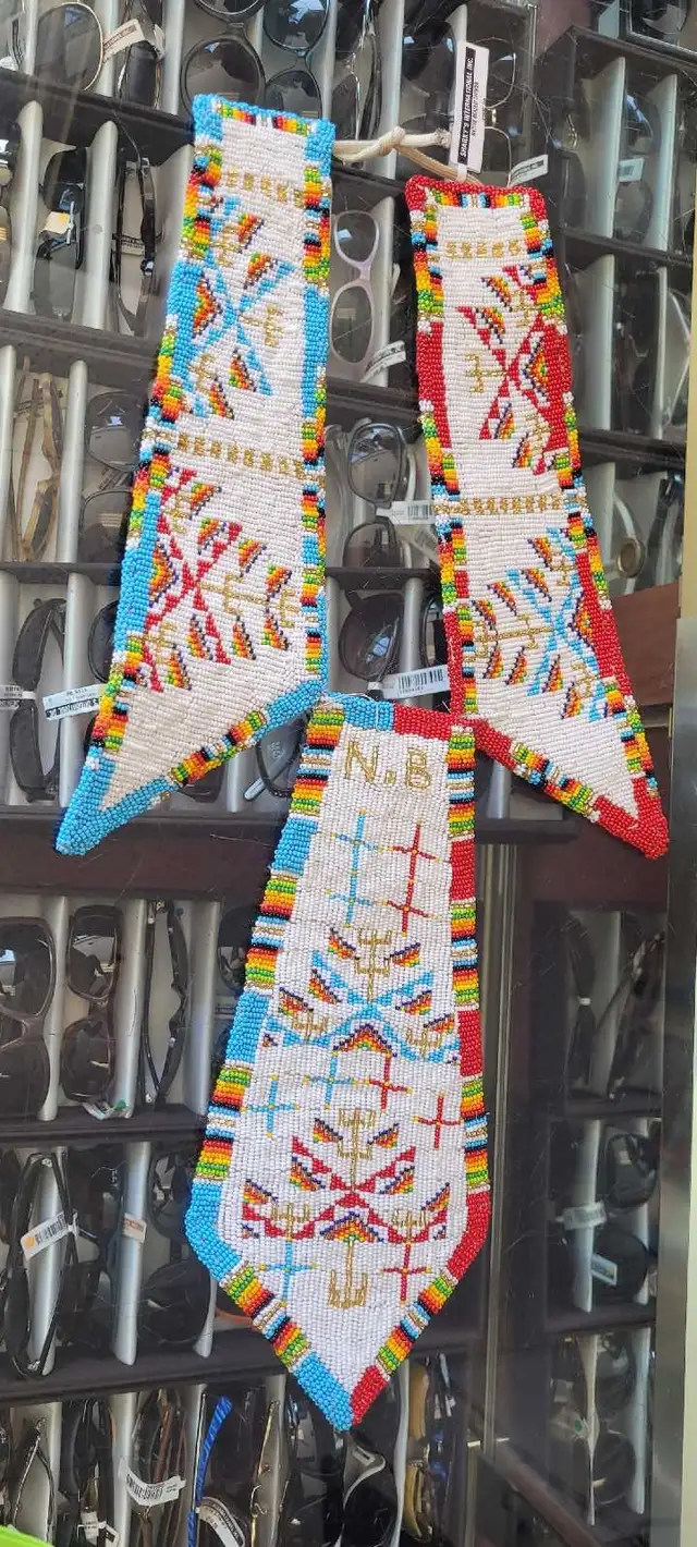 Native Beaded Choker (31666763)