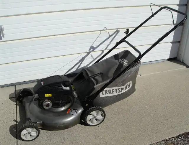 CRAFTSMAN REAR BAG GAS LAWNMOWER
