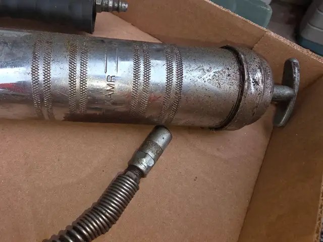 Lincoln Air Operated Grease Gun Stopped Working - Photo 6