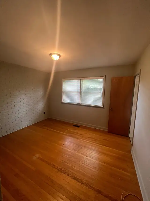 2 Bedroom   2 Bathroom Main floor for rent in Nobleton - Photo 7