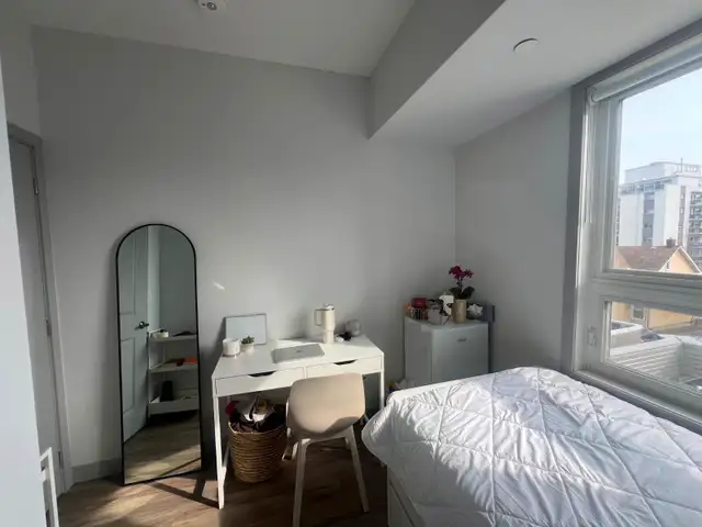 Room   private bathroom Available for Sublet - Photo 2