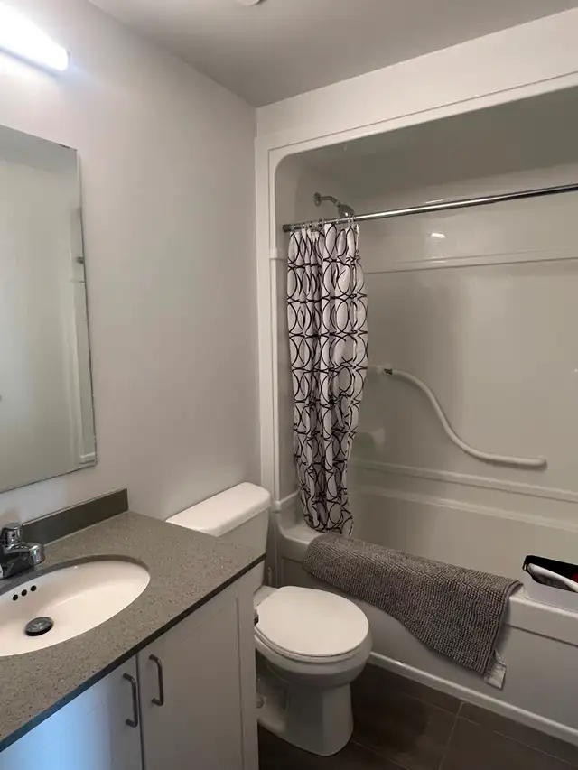 Room   private bathroom Available for Sublet - Photo 3