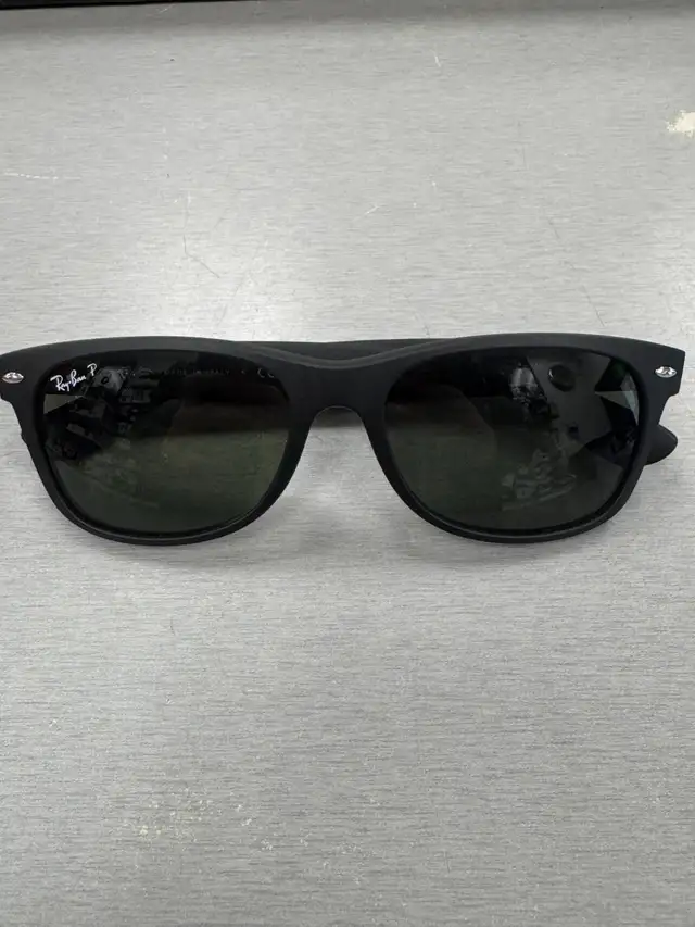 Ray-Ban NEW WAYFARER CLASSIC Polarized - RB2132