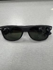 Ray-Ban NEW WAYFARER CLASSIC Polarized - RB2132
