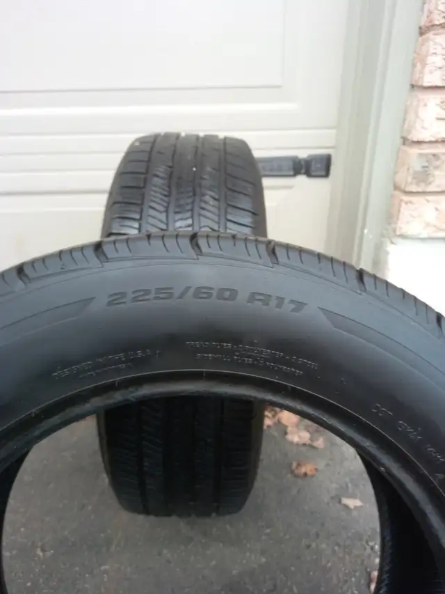 2 tires BFGoodrich 225/60/R17 all season. - Photo 2